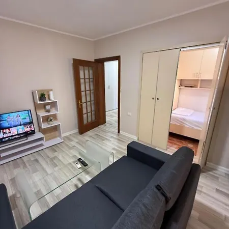 Staynest M Shyri Apartamento Tirana