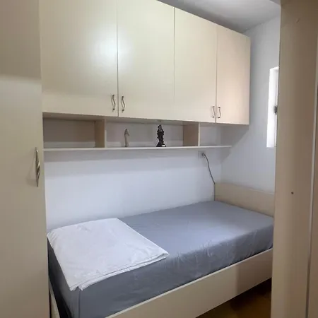 Staynest M Shyri Apartment Tirana